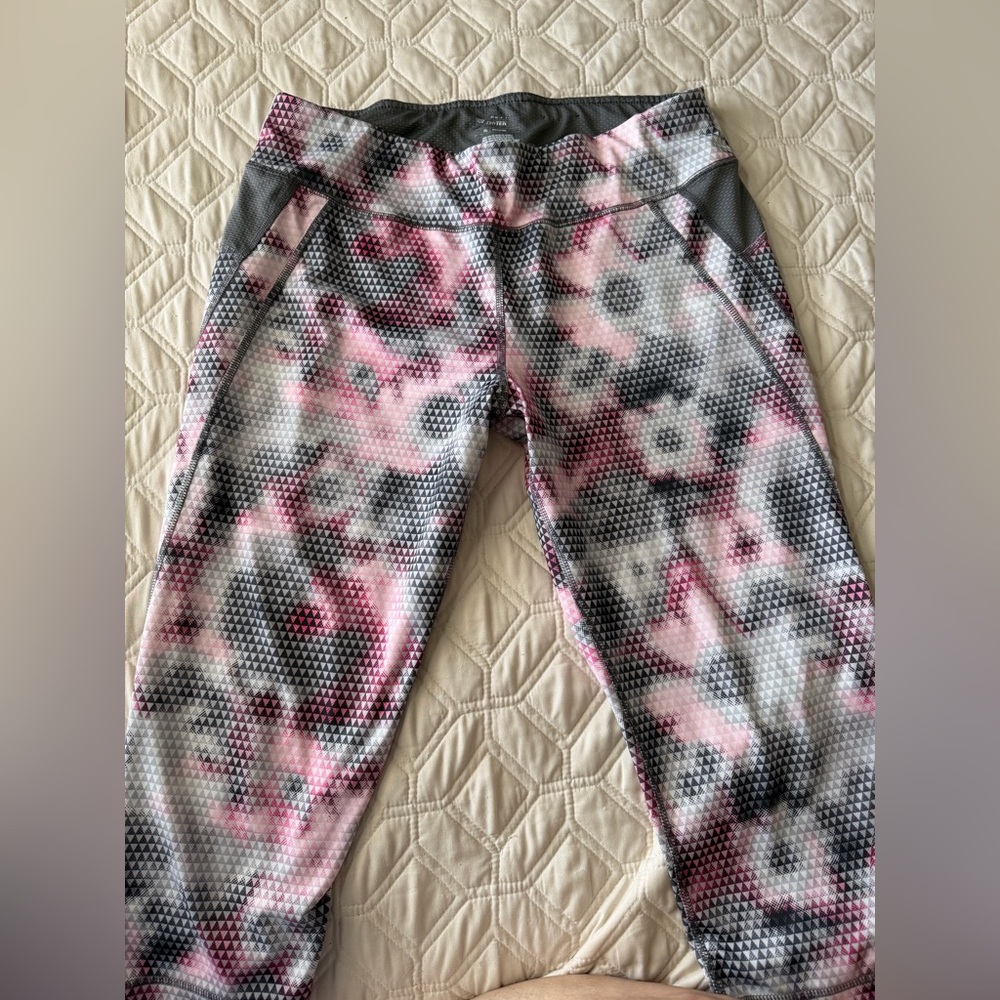 Tek Gear Stay Dry Capri Leggings